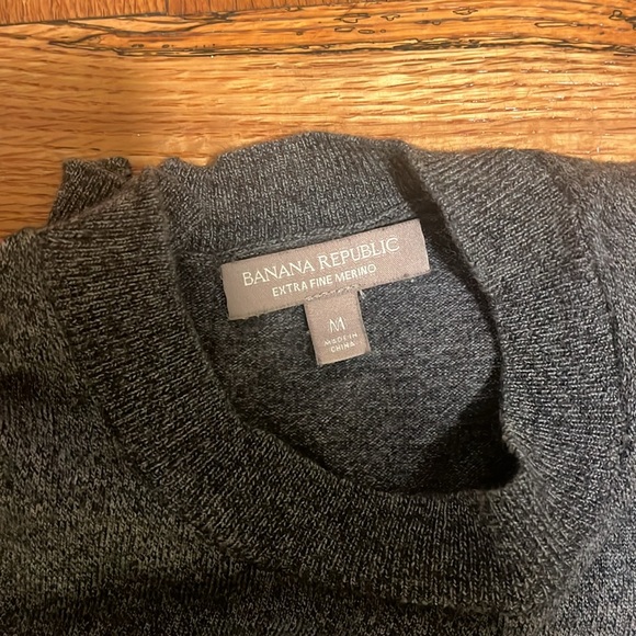 Banana republic 3/4 sleeve grey sweater - Picture 2 of 3